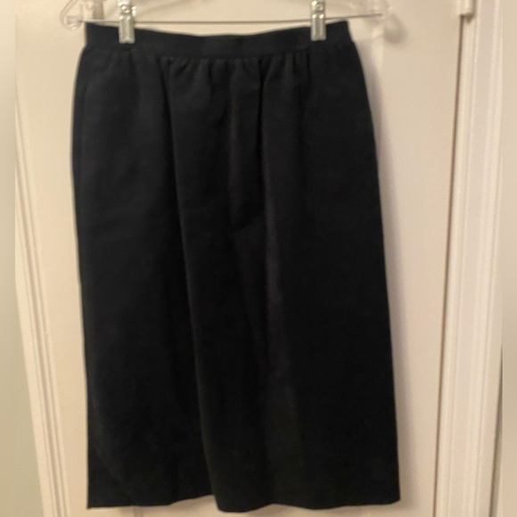 Vintage Adolph Schuman for Lilli Ann ultra suede jacket and skirt suit - Picture 3 of 9